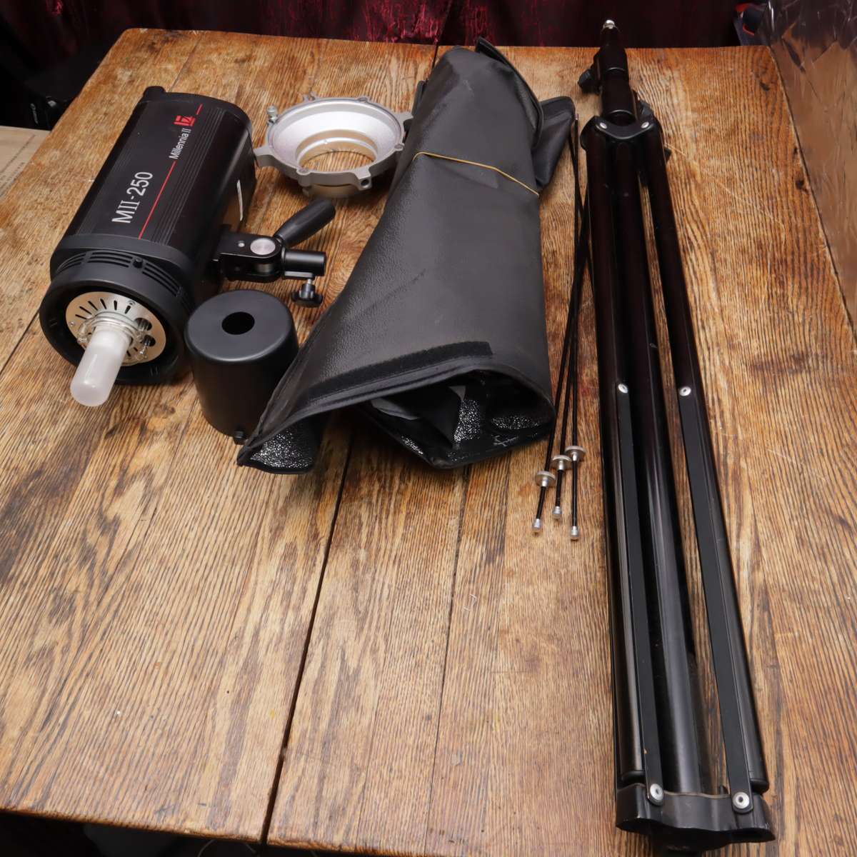 Jinbei 250W Millennia II Studio Strobe Flash with Modeling Lamp MII-250