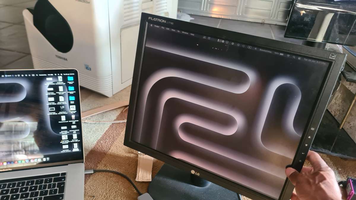 LG FLATRON 17"LCD Monitor 1280 x 1024 (L1718S) - Pre-Owned