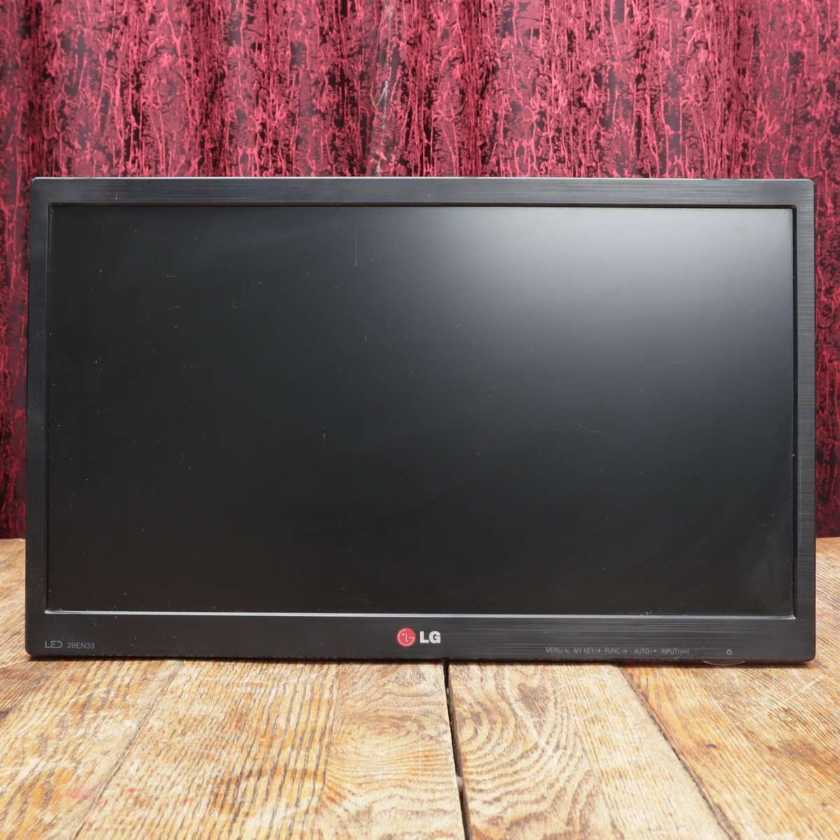 LG FLATRON 20EN33SS-B 19.5-inch LED Monitor 1600 x 900p