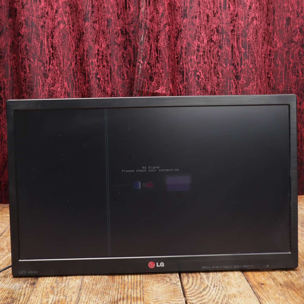 LG FLATRON 20EN33SS-B 19.5-inch LED Monitor 1600 x 900p