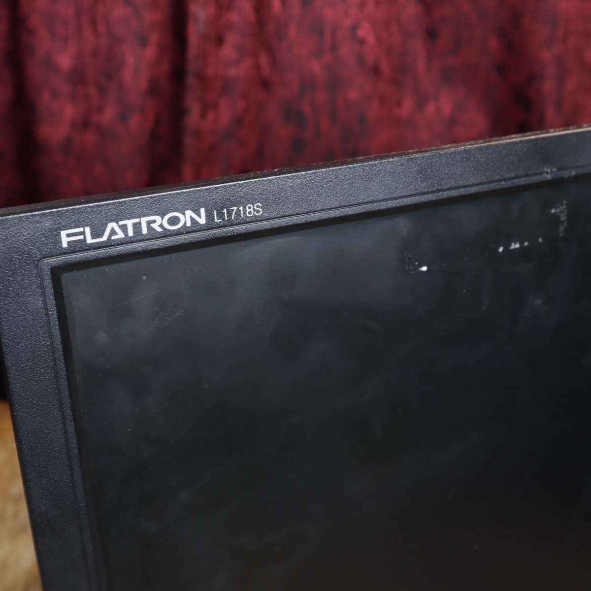 LG FLATRON 17"LCD Monitor 1280 x 1024 (L1718S) - Pre-Owned