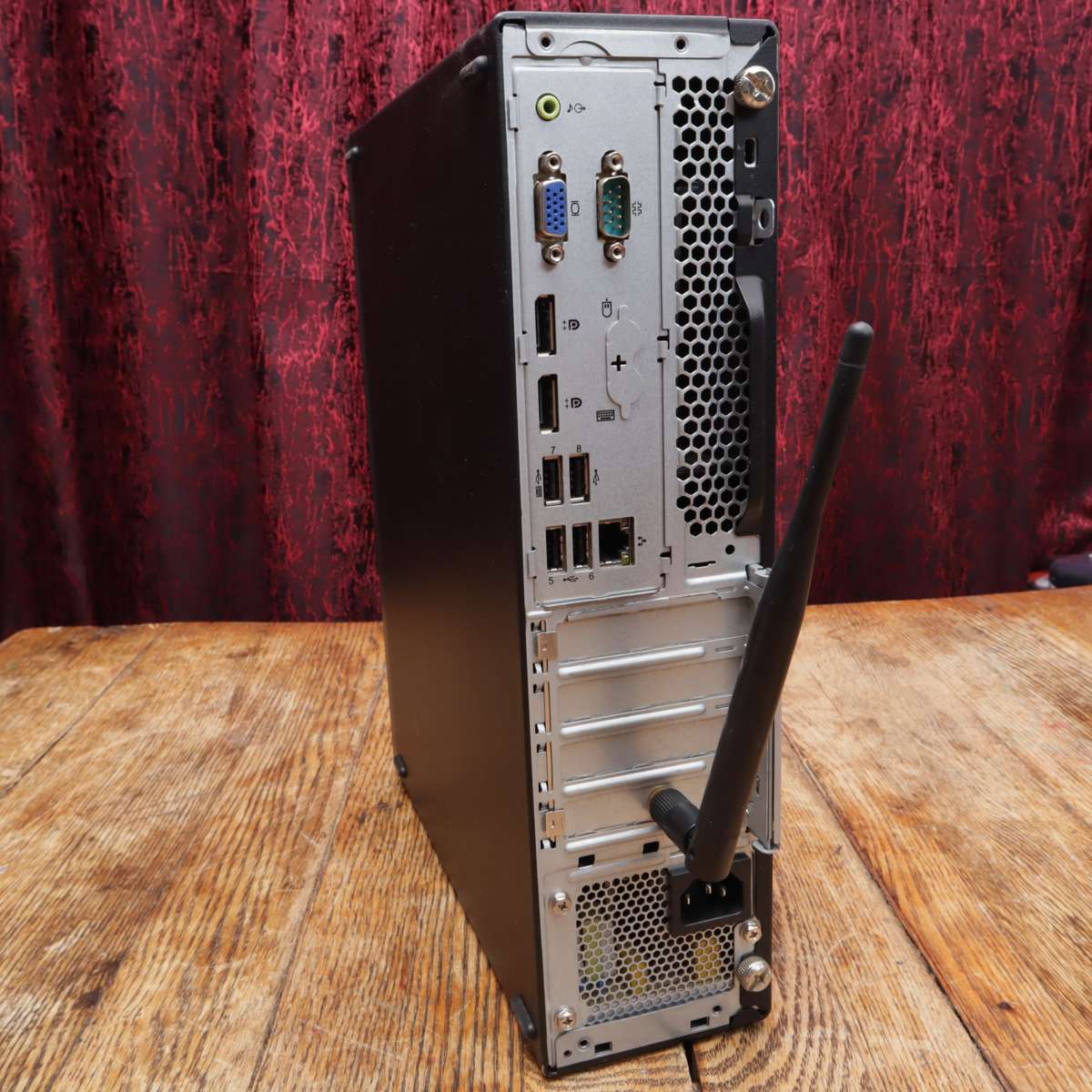 Lenovo ThinkCentre M720s 6-Cores i5-8500 8GB 3.0GHz 256GB NVMe SSD-WiFi Bluetooth