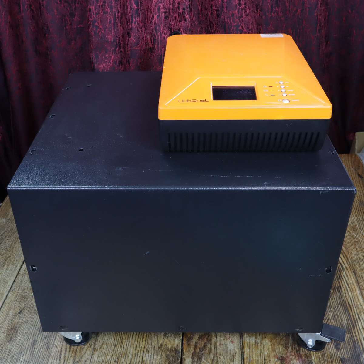 LinkQnet 1KVA 900W Inverter with 12V 100Ah Battery - INV-1000VA-LQ-KC