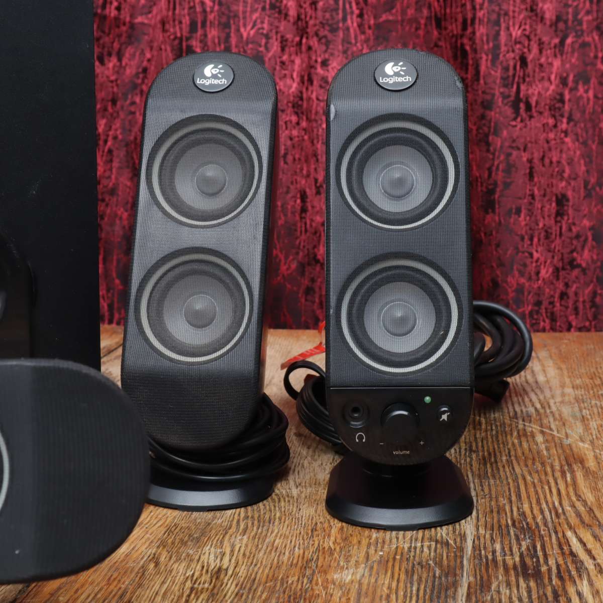 Logitech X-530 5.1 Surround Sound Computer Speaker System - Wall-Mountable - (70w) - Pre-Owned