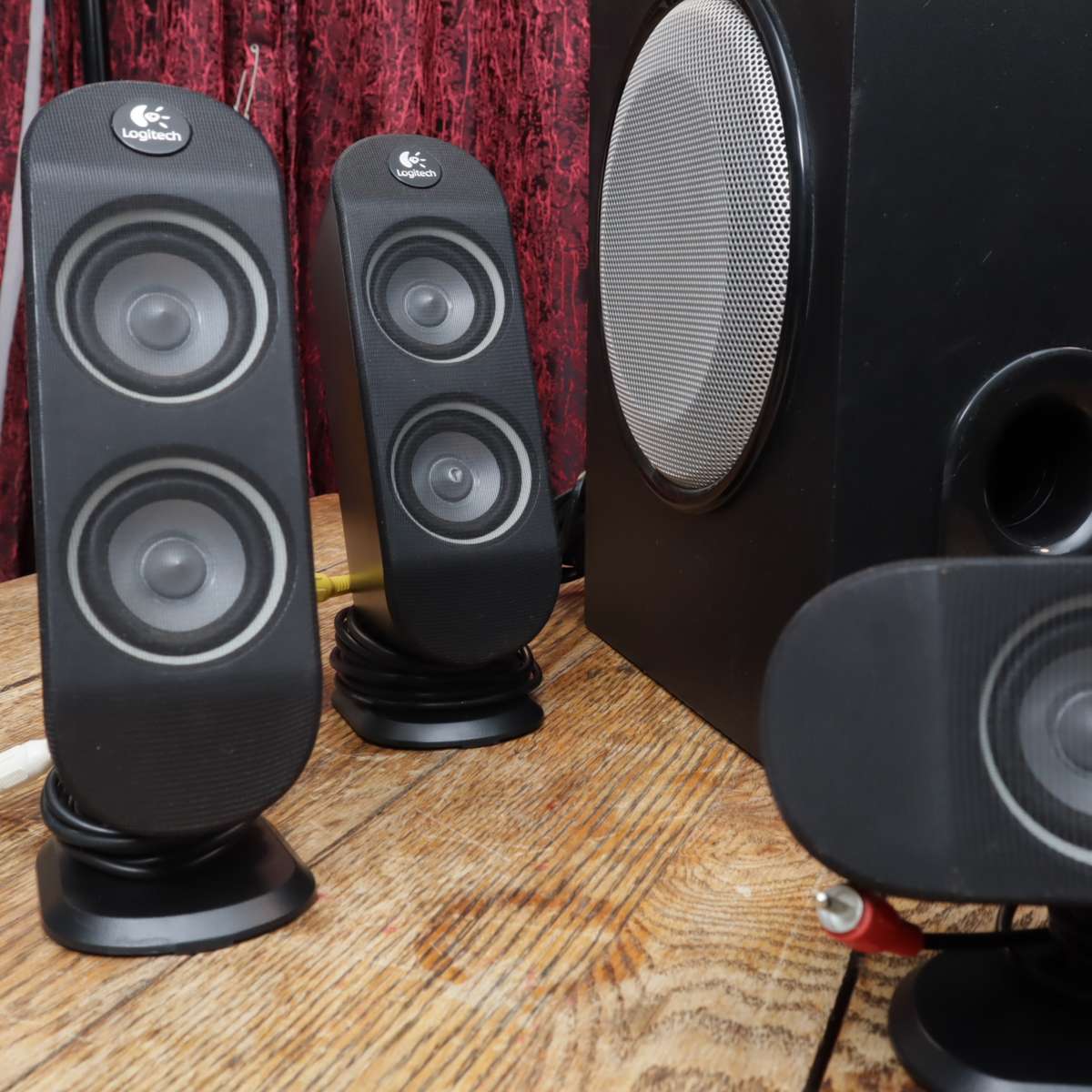 Logitech X-530 5.1 Surround Sound Computer Speaker System - Wall-Mountable - (70w) - Pre-Owned