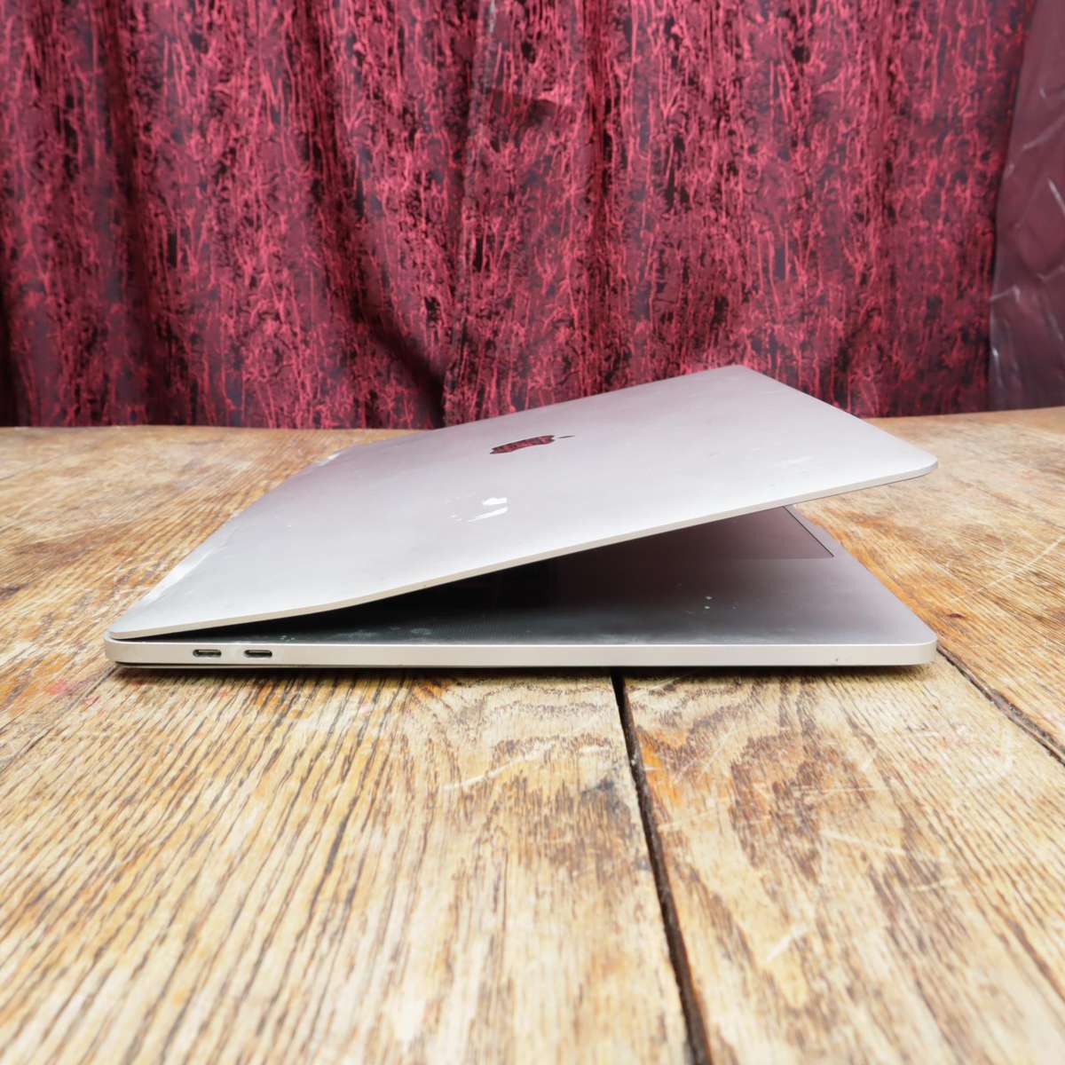 Apple 16-inch MacBook Pro late 2019 - A2141