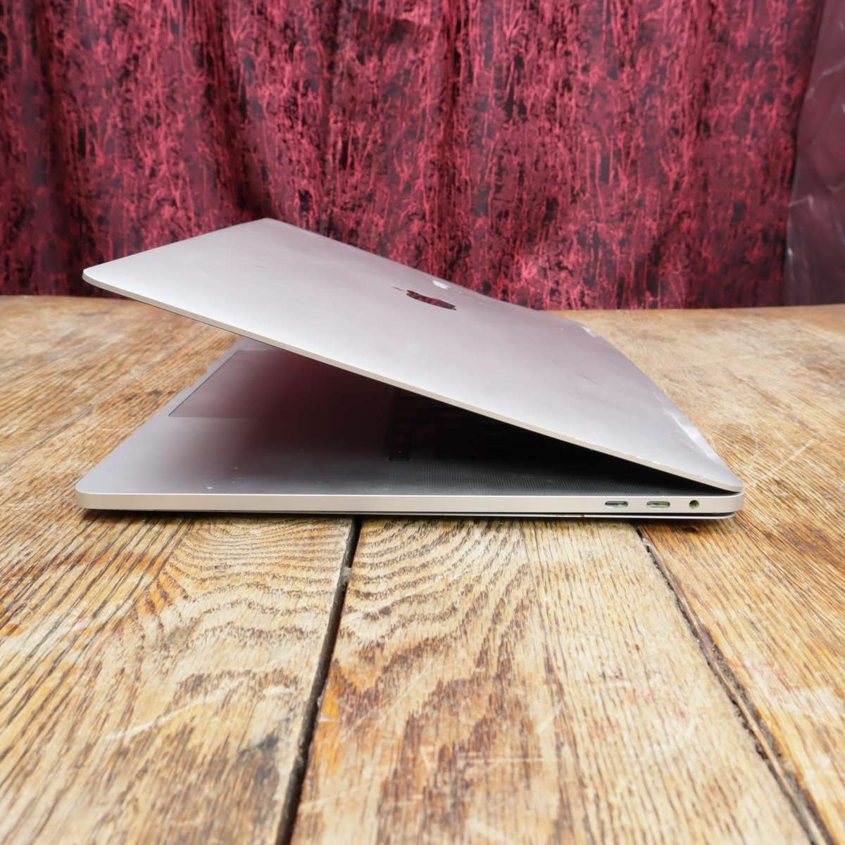 Apple 16-inch MacBook Pro late 2019 - A2141