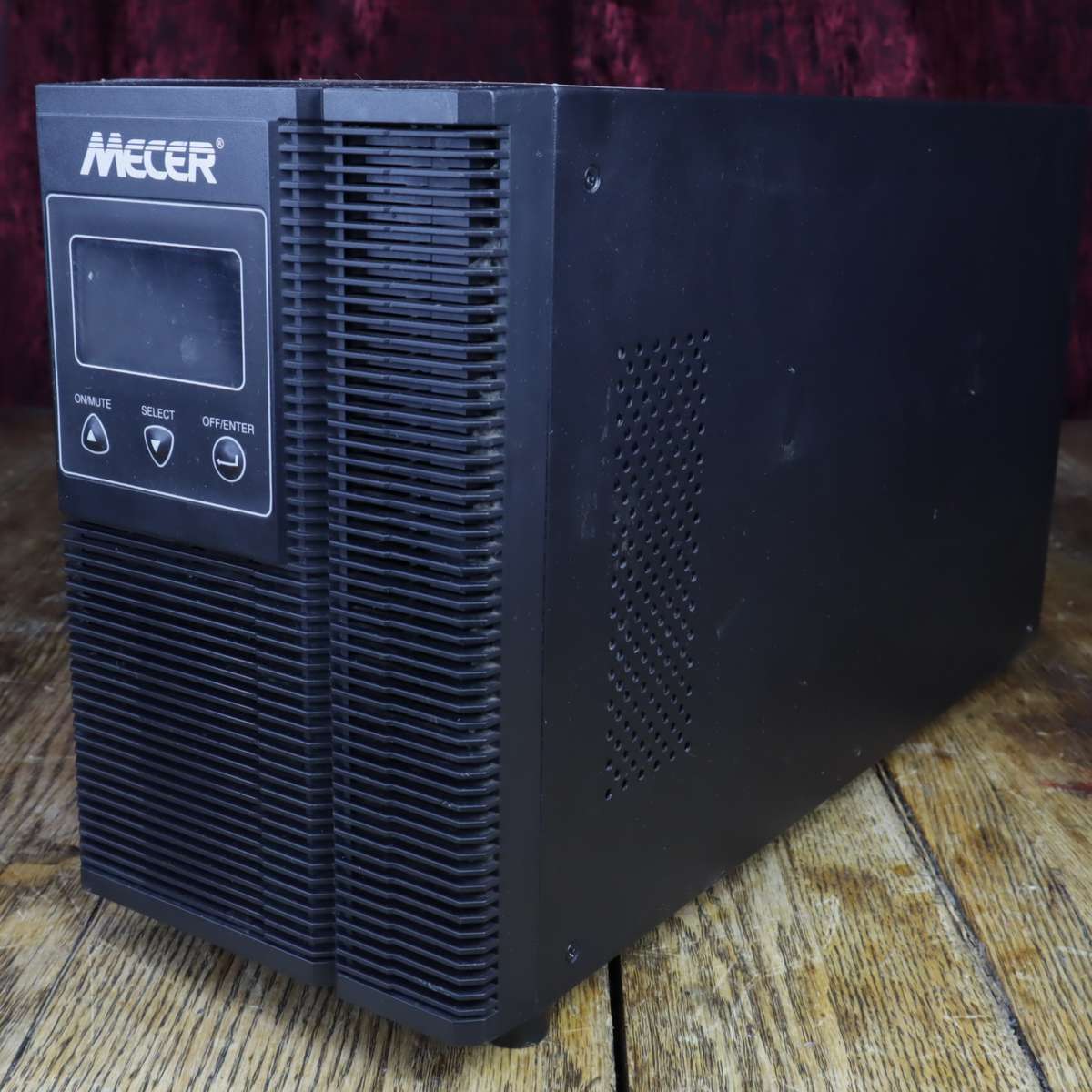 Mecer ME-2000-WPTU Online UPS 2000VA/1600W - Pre-Owned