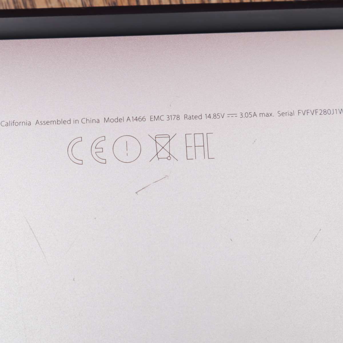 Apple 13" MacBook Air A1466 - SPARE OR REPAIR