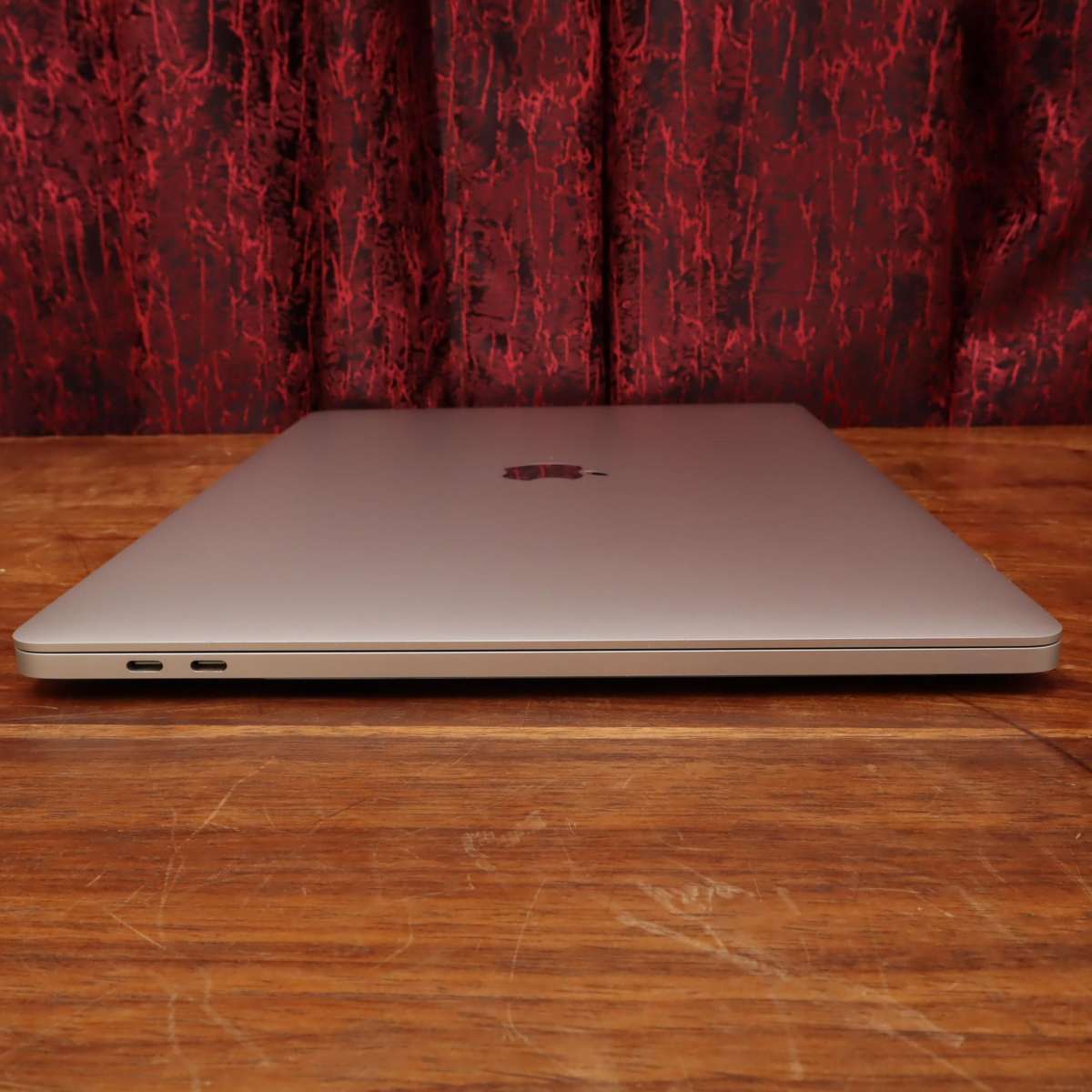 MacBook Pro 16" 2019 2.6 GHz 6-Core Intel Core i7 512GB SSD 16GB RAM AMD Radeon Intel UHD Graphics