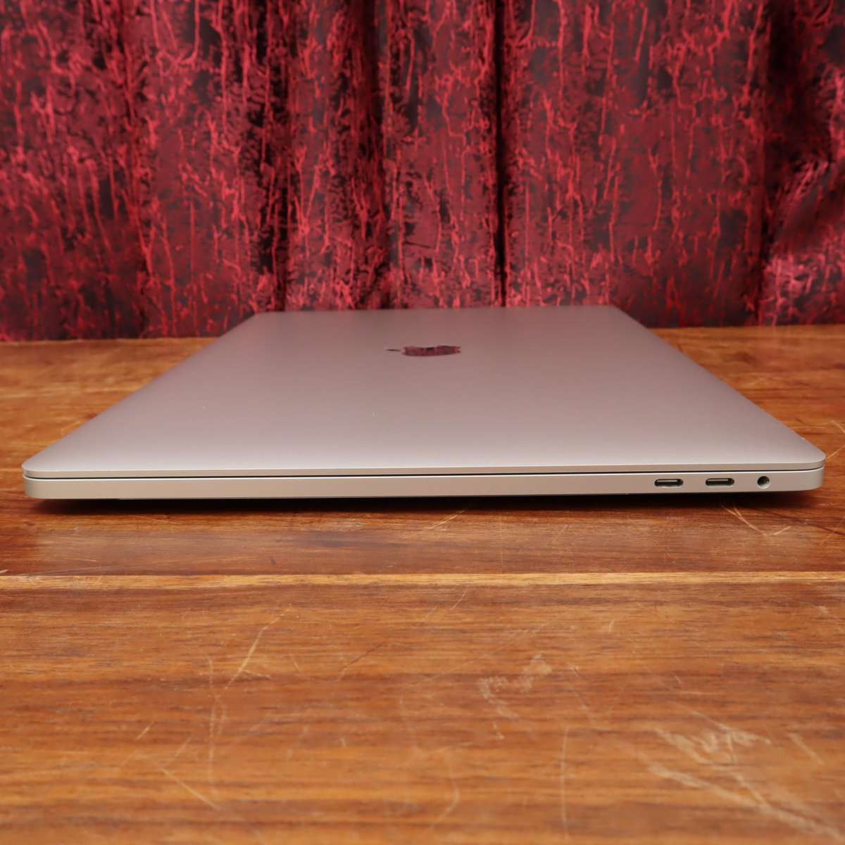 MacBook Pro 16" 2019 2.6 GHz 6-Core Intel Core i7 512GB SSD 16GB RAM AMD Radeon Intel UHD Graphics