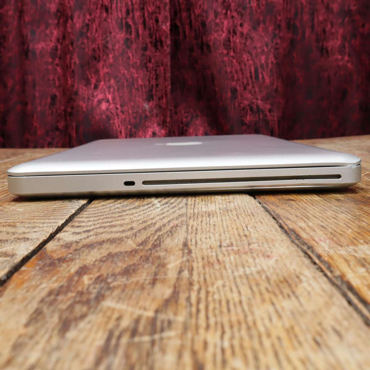 13" MacBook Pro Early 2011 Core i5 2.3GHz 4GB RAM 320GB McBookPro8,1