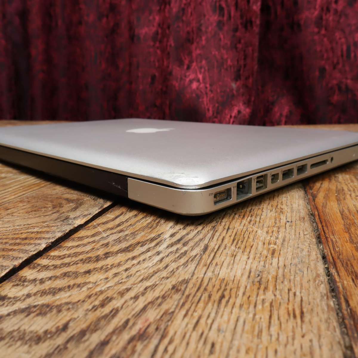 13" MacBook Pro Early 2011 Core i5 2.3GHz 4GB RAM 320GB McBookPro8,1