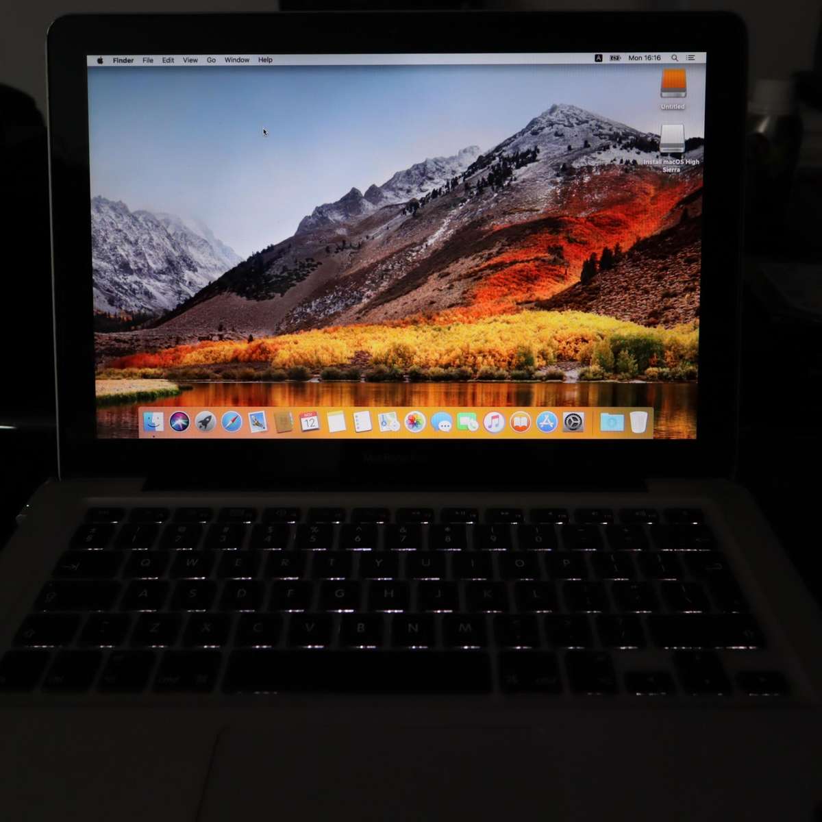 13" MacBook Pro Early 2011 Core i5 2.3GHz 4GB RAM 320GB McBookPro8,1
