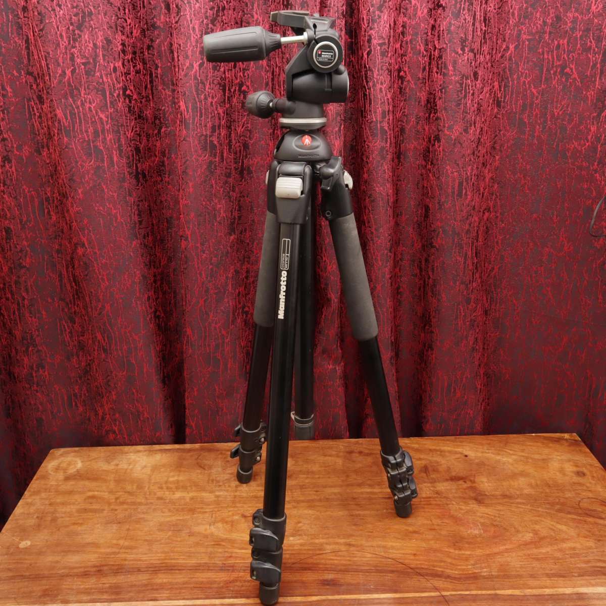 Manfrotto 055PROB Aluminium Tripod With Manfrotto 804RC2 Head