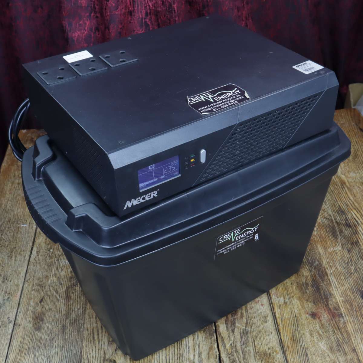 Mecer LOBO 1200 / IVR-1200LBKS 1200VA 720W Inverter with 12V 100Ah Battery