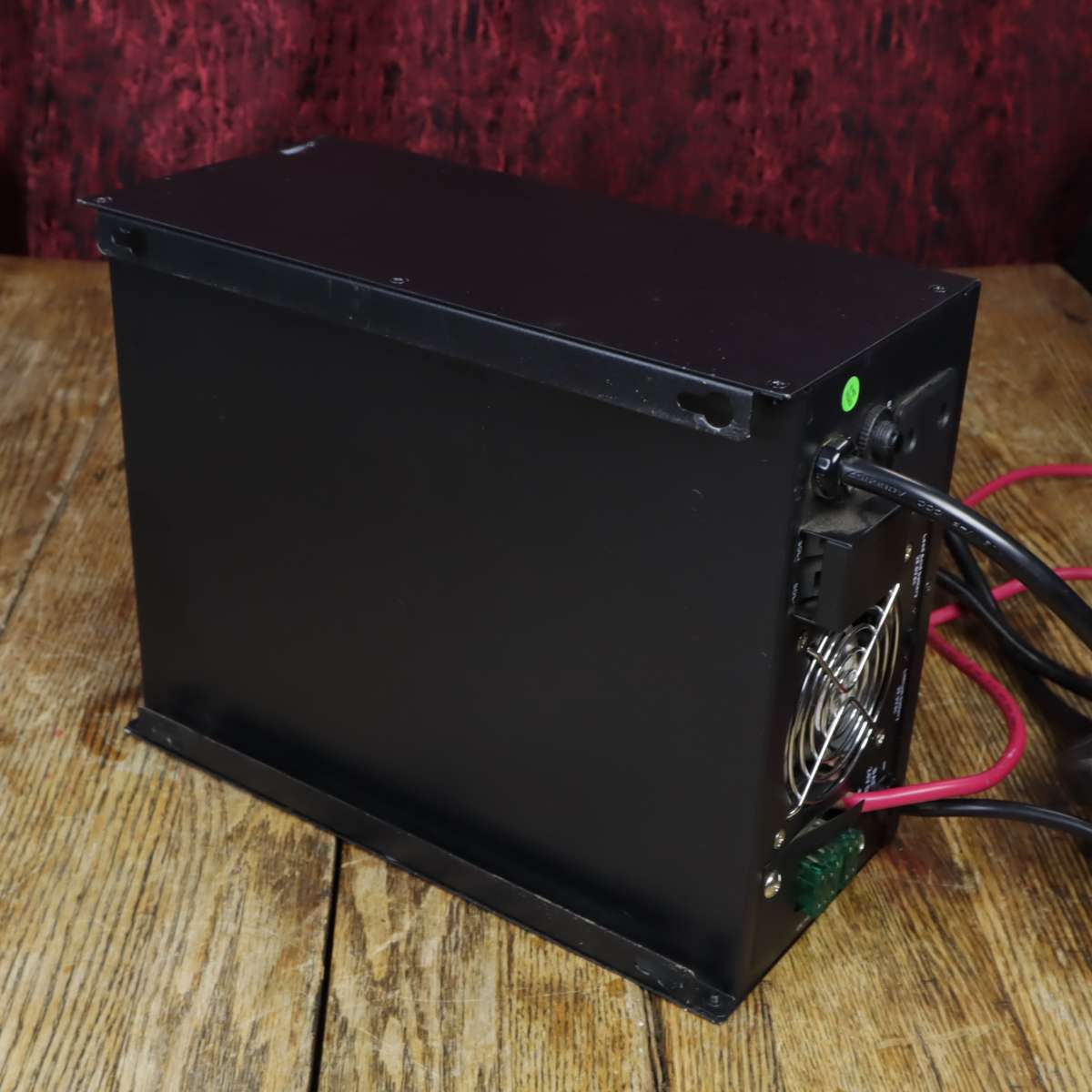 Mecer 2400VA, 1800W, 24V Inverter With MPPT Solar Charger  (IVR-2400MPPT) - Pre-Owned