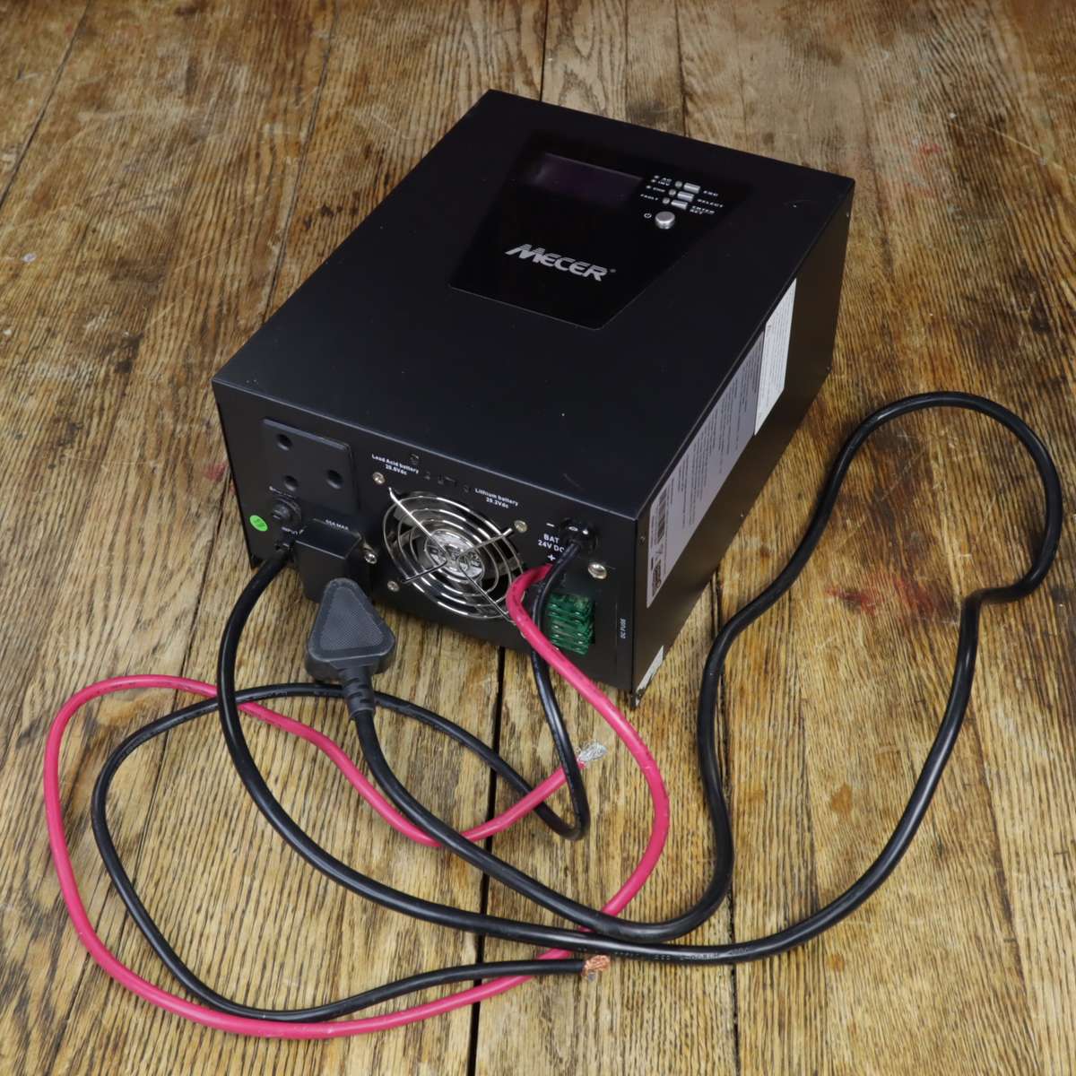 Mecer 2400VA, 1800W, 24V Inverter With MPPT Solar Charger  (IVR-2400MPPT) - Pre-Owned