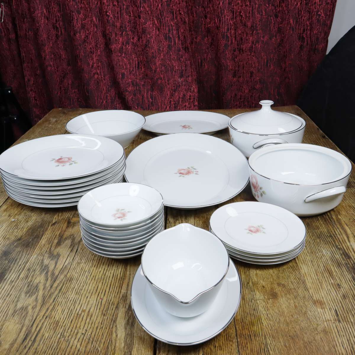 Noritake 6410 Delano Dinner Set - 26 PCS