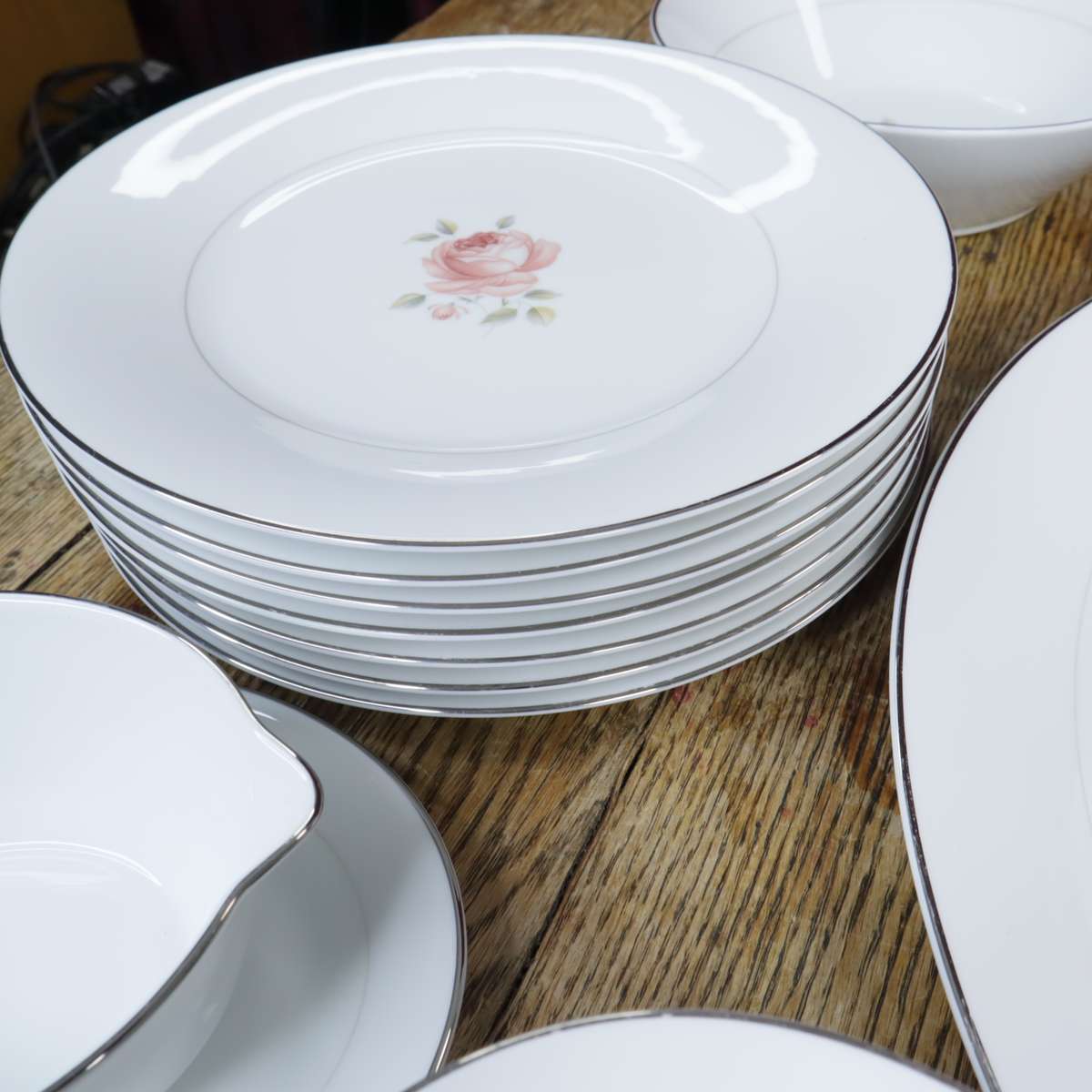 Noritake 6410 Delano Dinner Set - 26 PCS