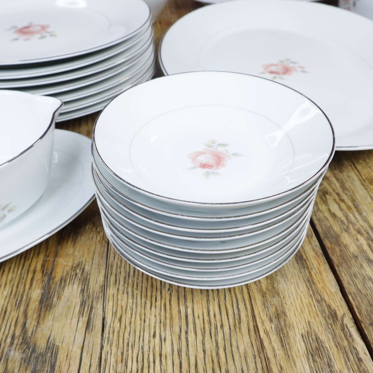 Noritake 6410 Delano Dinner Set - 26 PCS