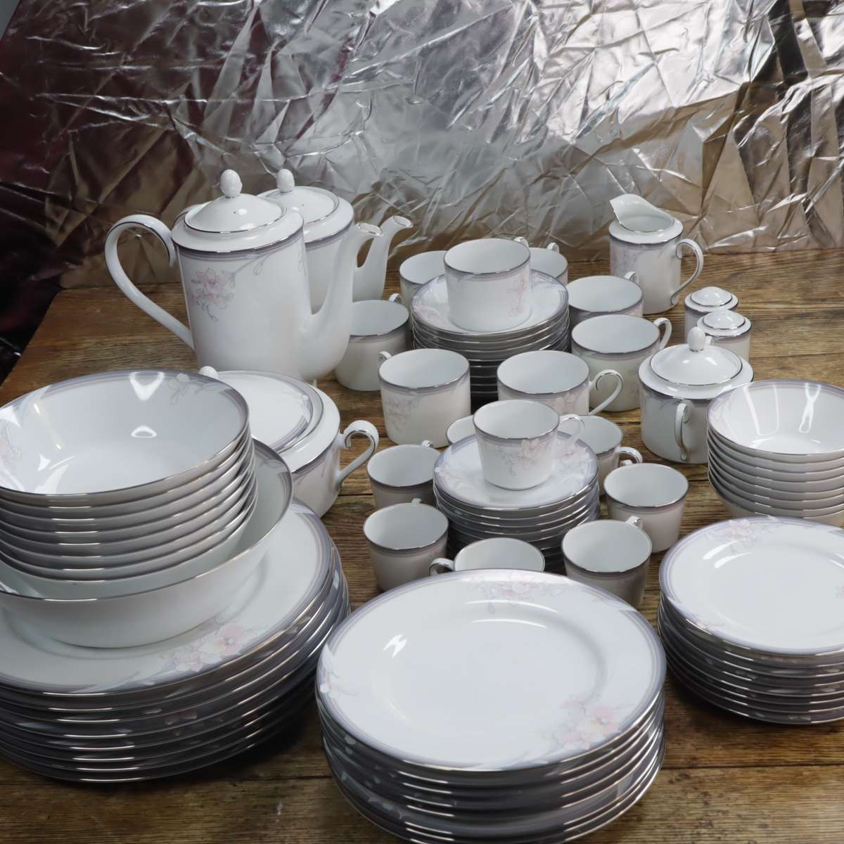 80 Pcs Noritake Evening Mood 3788 Fine China Dinnerware Porcelain Dinner Set