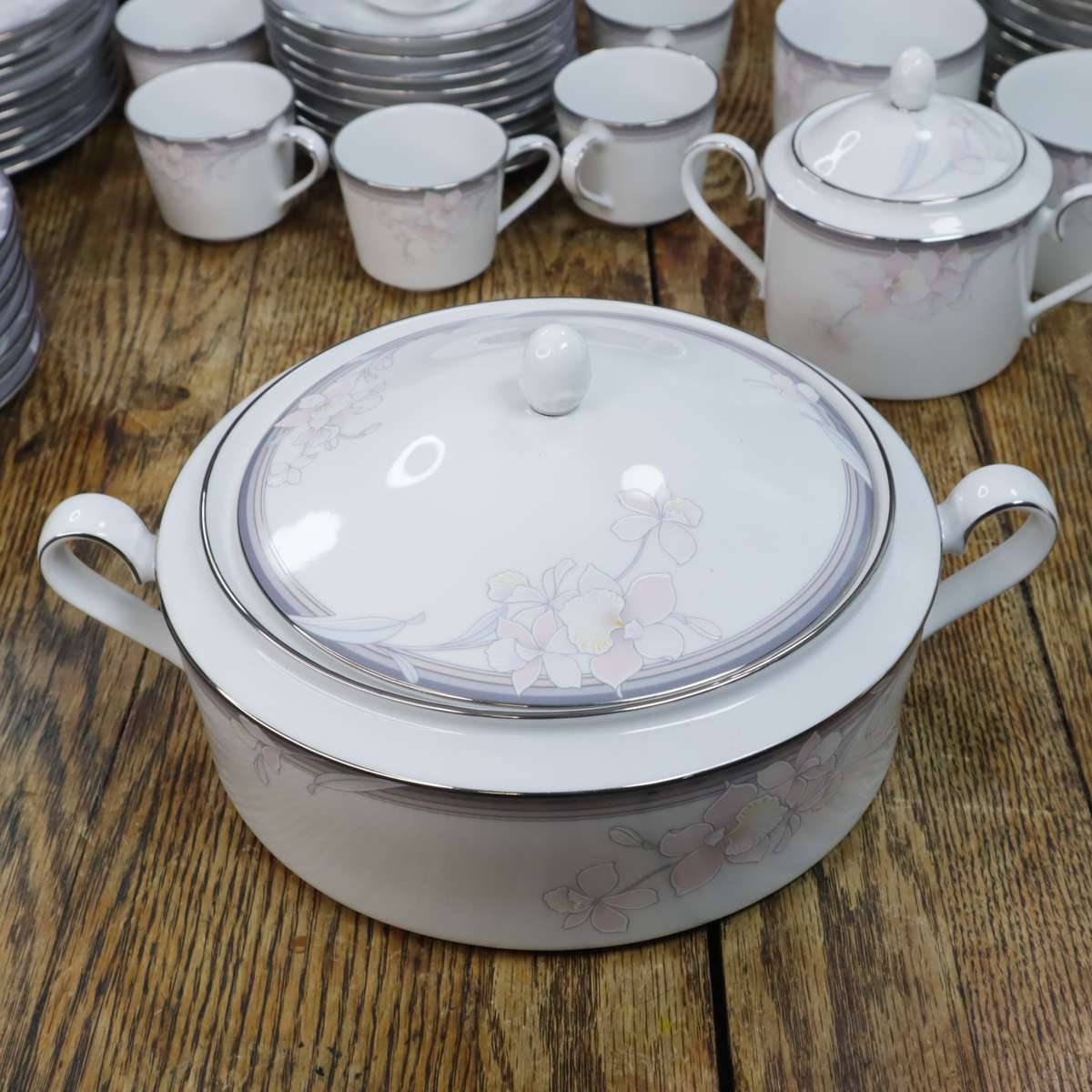 80 Pcs Noritake Evening Mood 3788 Fine China Dinnerware Porcelain Dinner Set