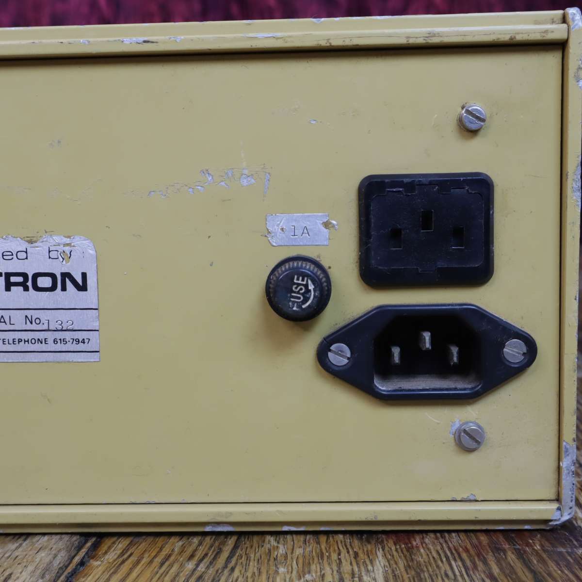 QUALETRON Old-School Bench Dual Power Supply - 30V 1A - QPS-103