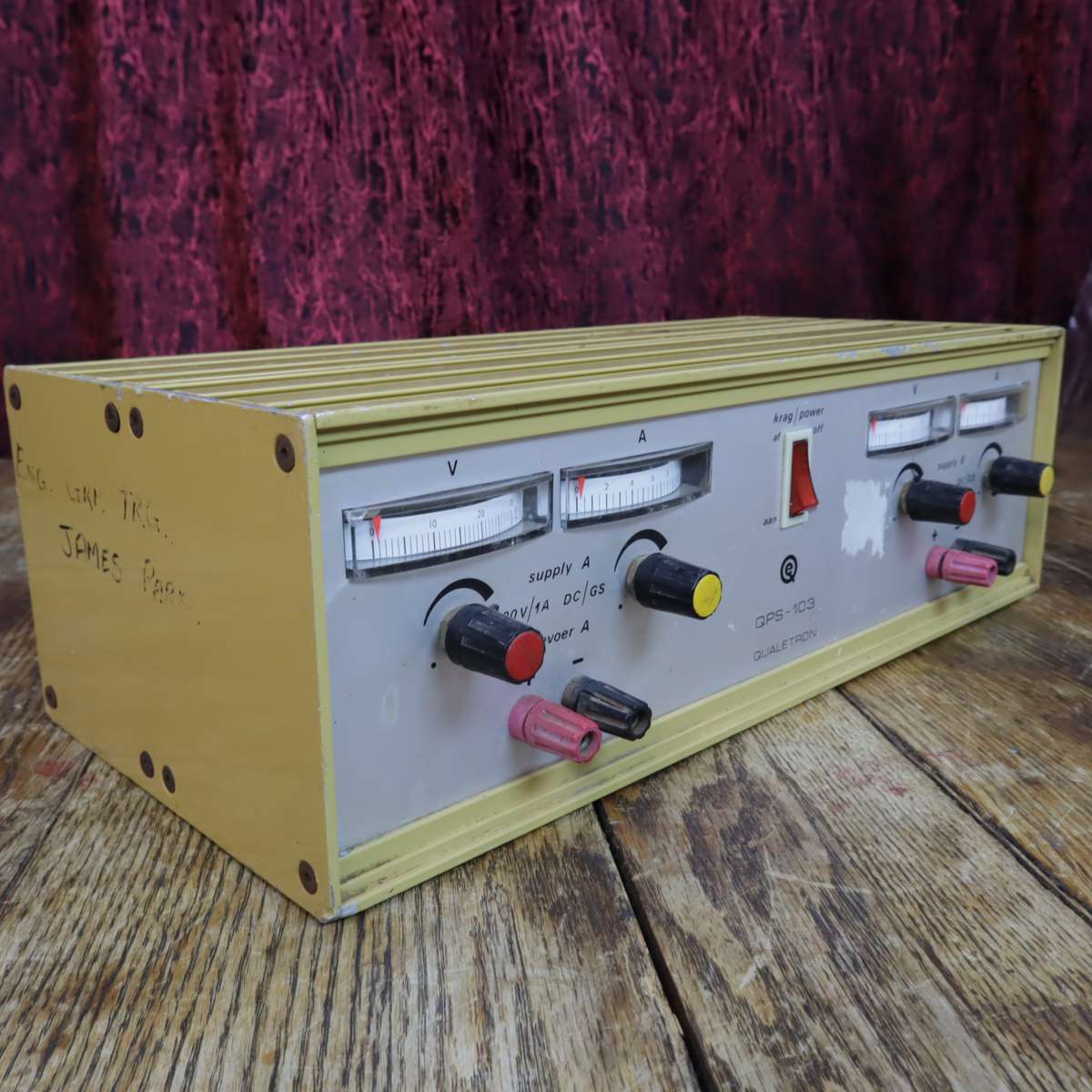 QUALETRON Old-School Bench Dual Power Supply - 30V 1A - QPS-103