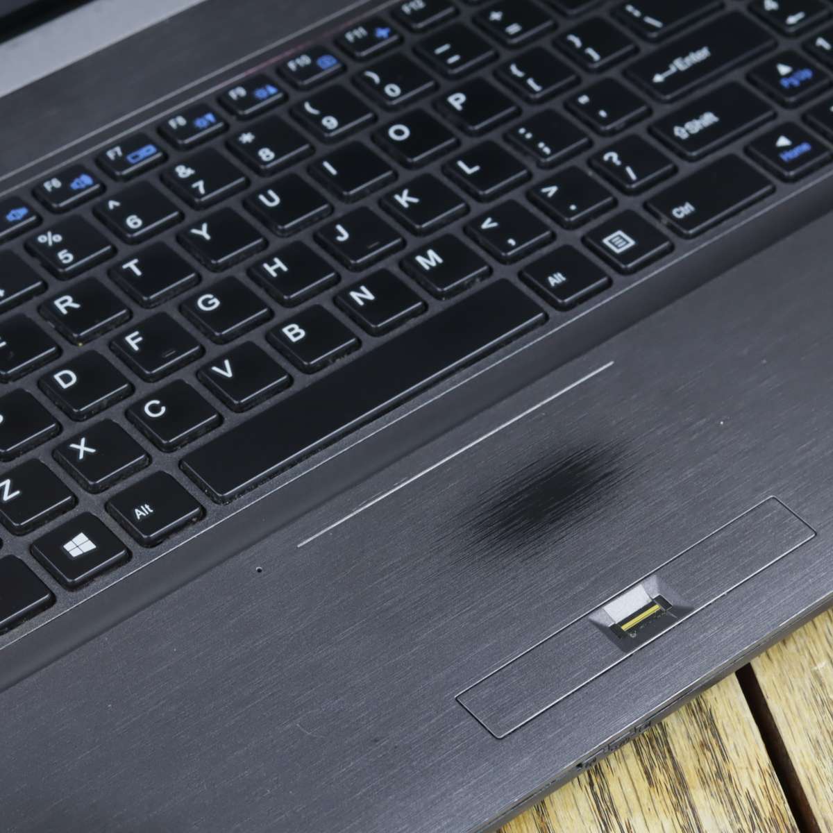 Proline Professional W25CSW 15.6" Core i7 Notebook Quad Core 8GB 2.50GHz 233GB HDD