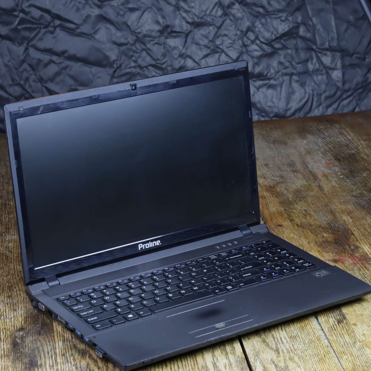 Proline Professional W25CSW 15.6" Core i7 Notebook Quad Core 8GB 2.50GHz 233GB HDD