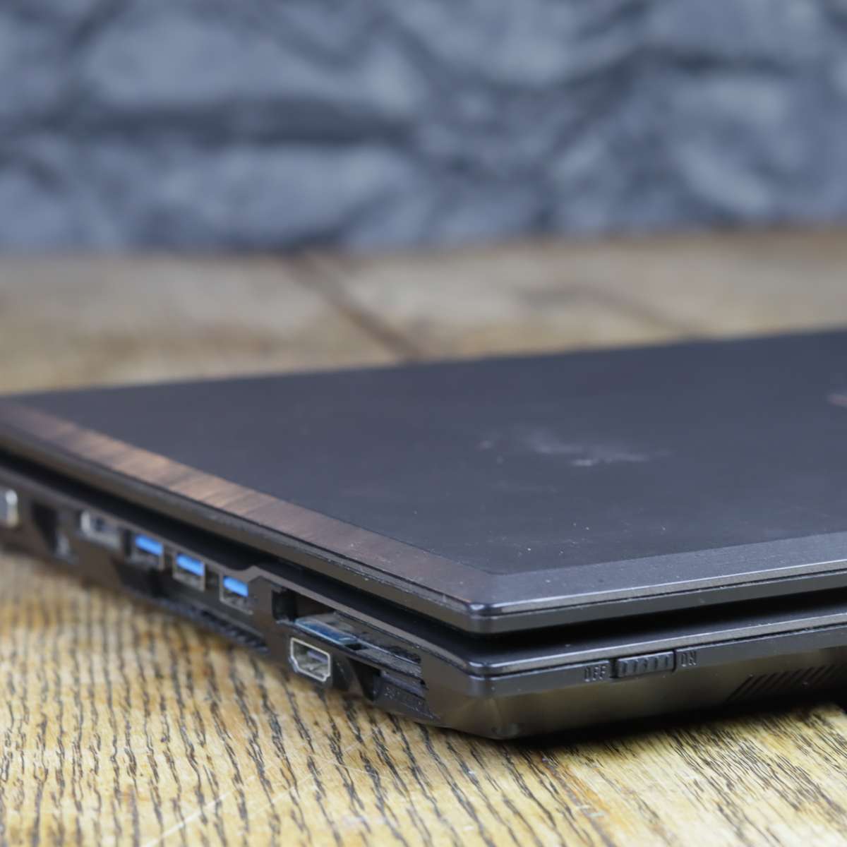 Proline Professional W25CSW 15.6" Core i7 Notebook Quad Core 8GB 2.50GHz 233GB HDD