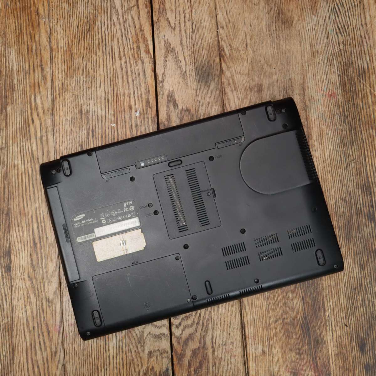 SAMSUNG Notebook Laptop NP-R519-JA02ZA 250GB HDD 1.8GHz Intel Celeron 2GB RAM