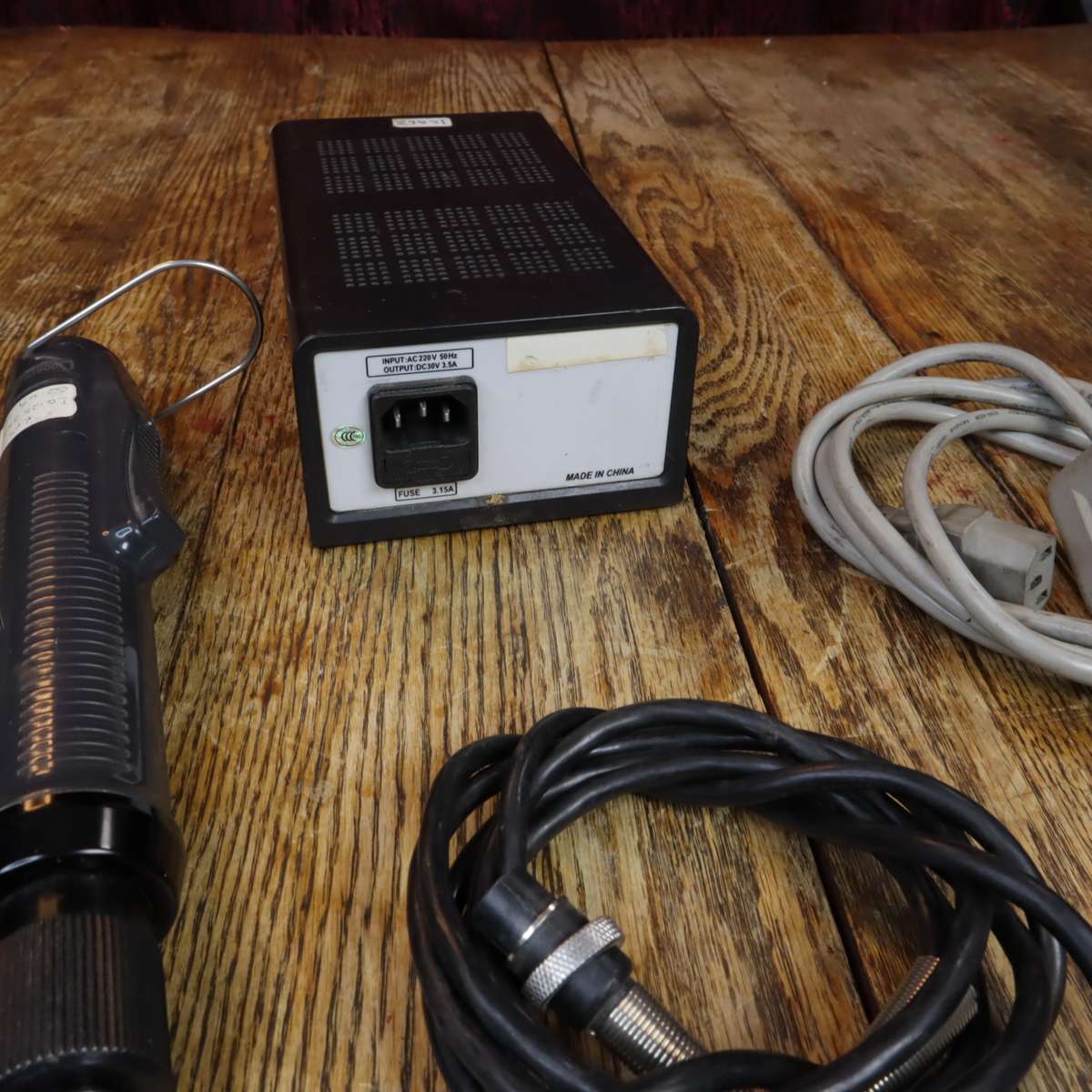 Bench Electric Screwdriver With Control Box - Pre-Owned