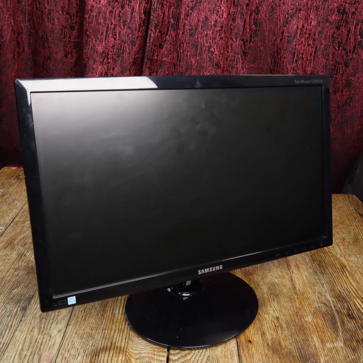 Samsung S20B300B 19.5" LED Monitor 1600 x 900 - Pre-Owned