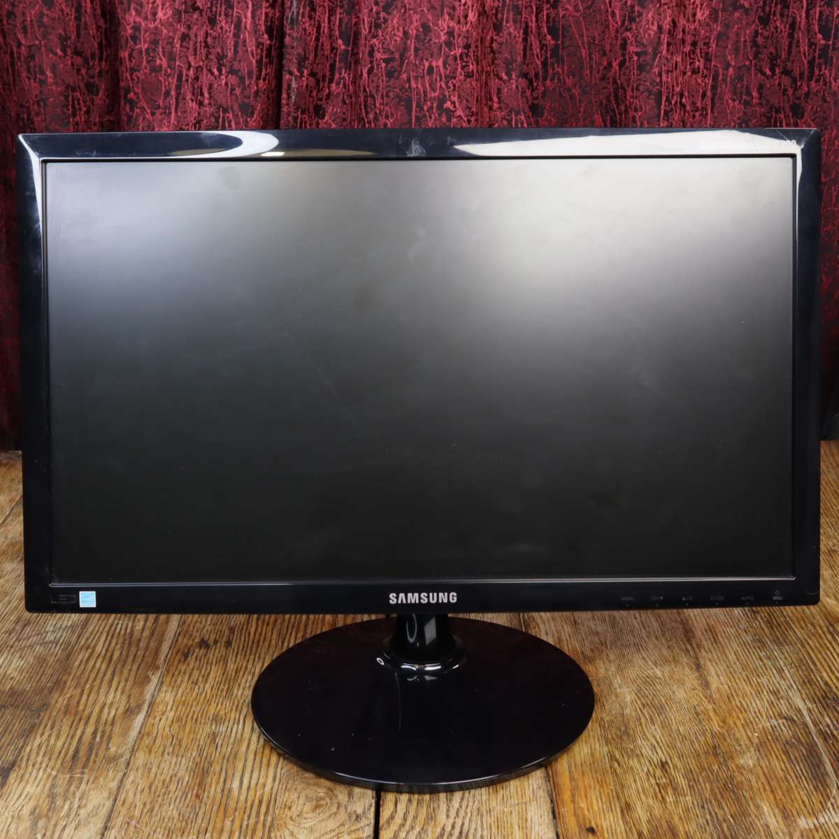 Samsung S20B300B 19.5" LED Monitor 1600 x 900 - Pre-Owned