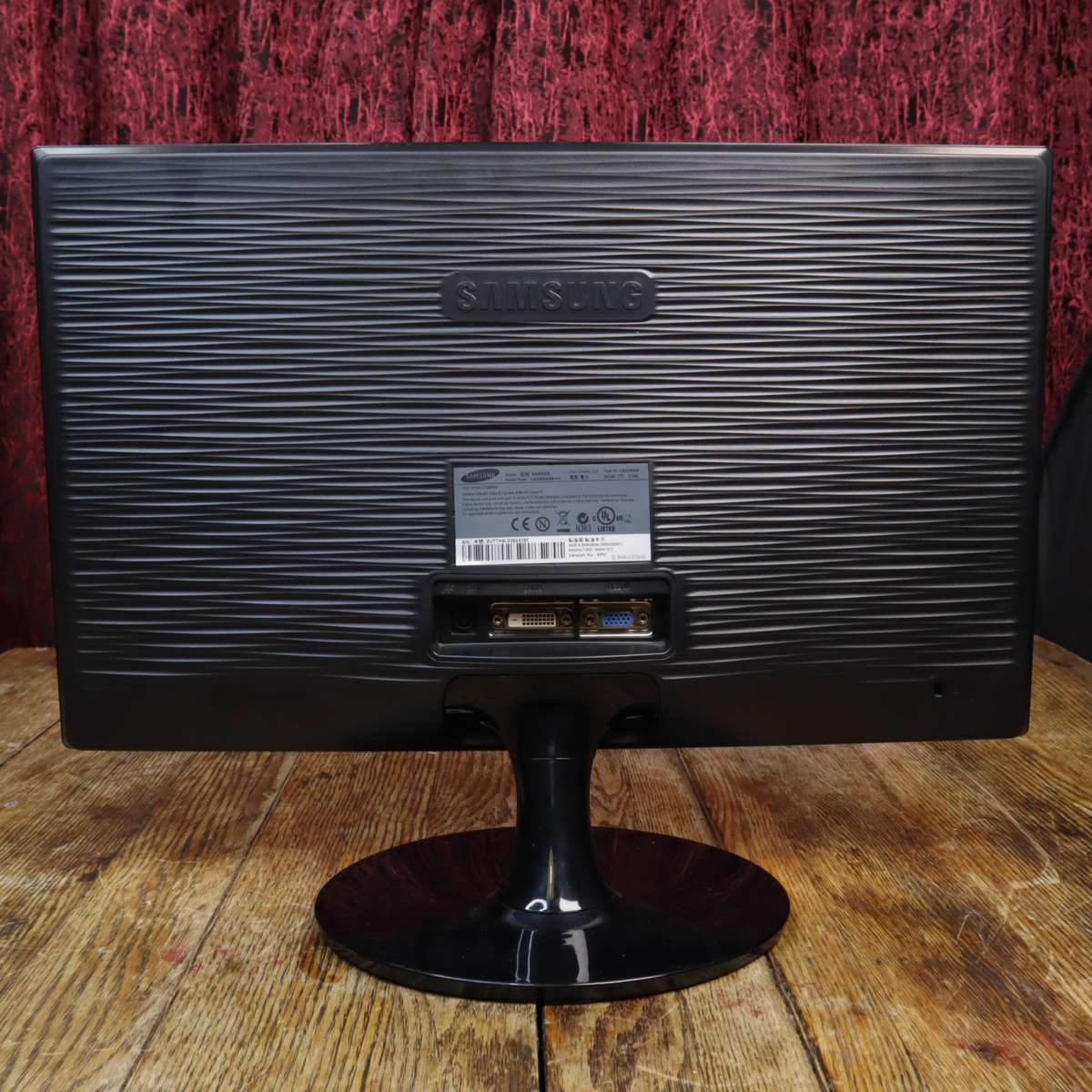 Samsung S20B300B 19.5" LED Monitor 1600 x 900 - Pre-Owned