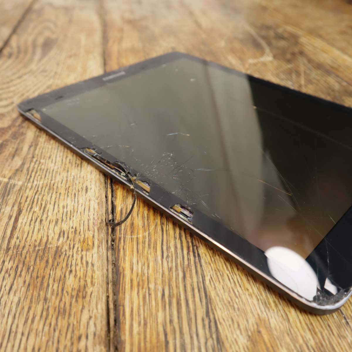 Mecer 10.1" 3D + WiFi Tablet 101P51C and Samsung Galaxy Tab S2 9.7" SM-T815