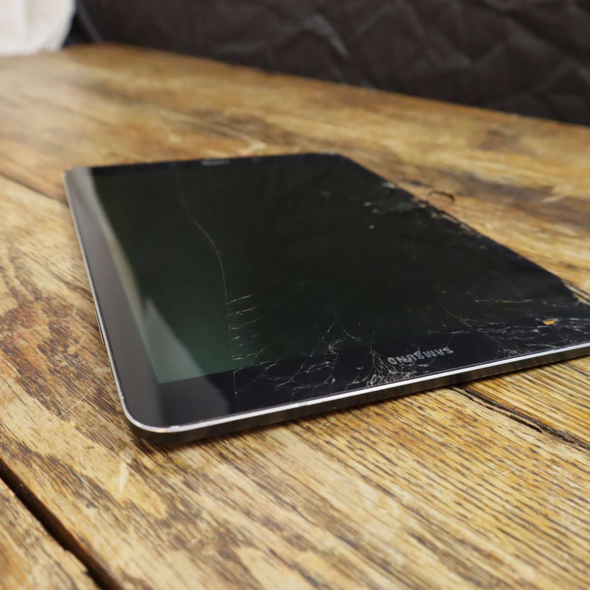 Mecer 10.1" 3D + WiFi Tablet 101P51C and Samsung Galaxy Tab S2 9.7" SM-T815