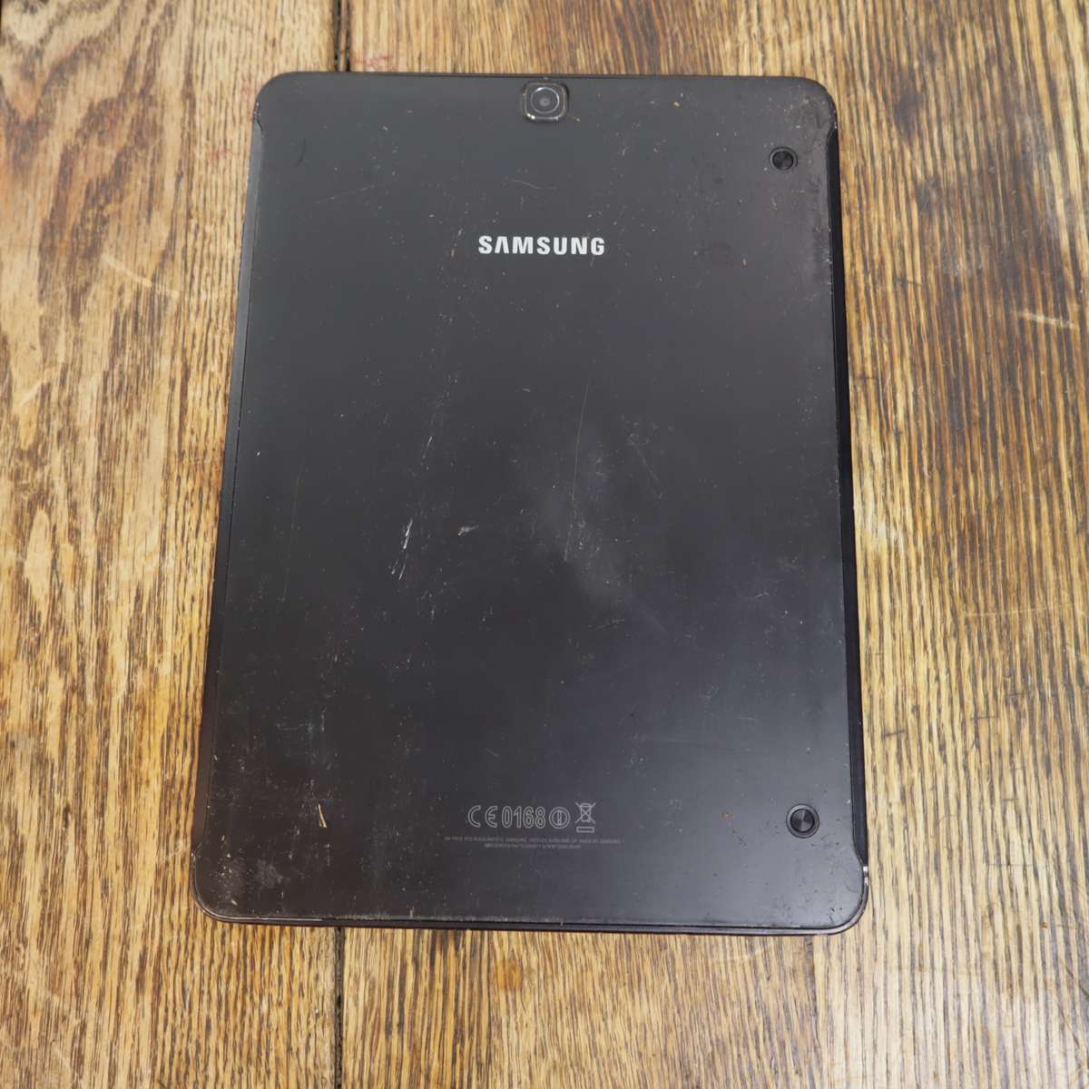 Mecer 10.1" 3D + WiFi Tablet 101P51C and Samsung Galaxy Tab S2 9.7" SM-T815