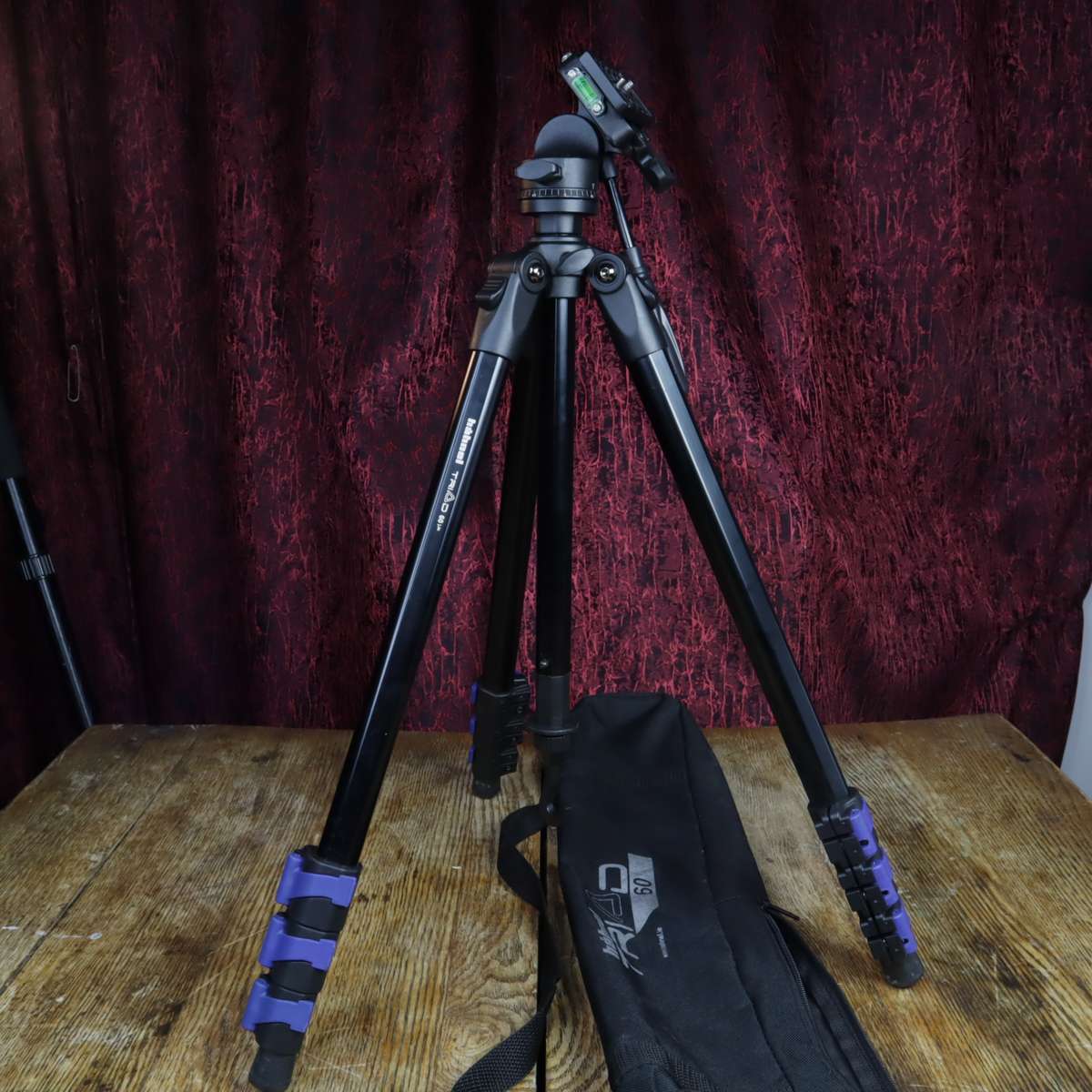 Hahnel Triad 60 Lite Professional Tripod - Pre-Owned (LIKE NEW)