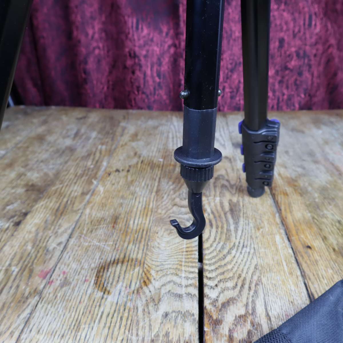 Hahnel Triad 60 Lite Professional Tripod - Pre-Owned (LIKE NEW)