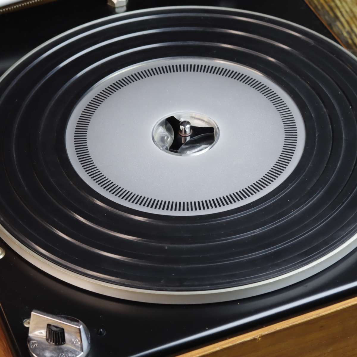 B&O (BANG & OLUFSEN) BEOGRAM 1000 TURNTABLE