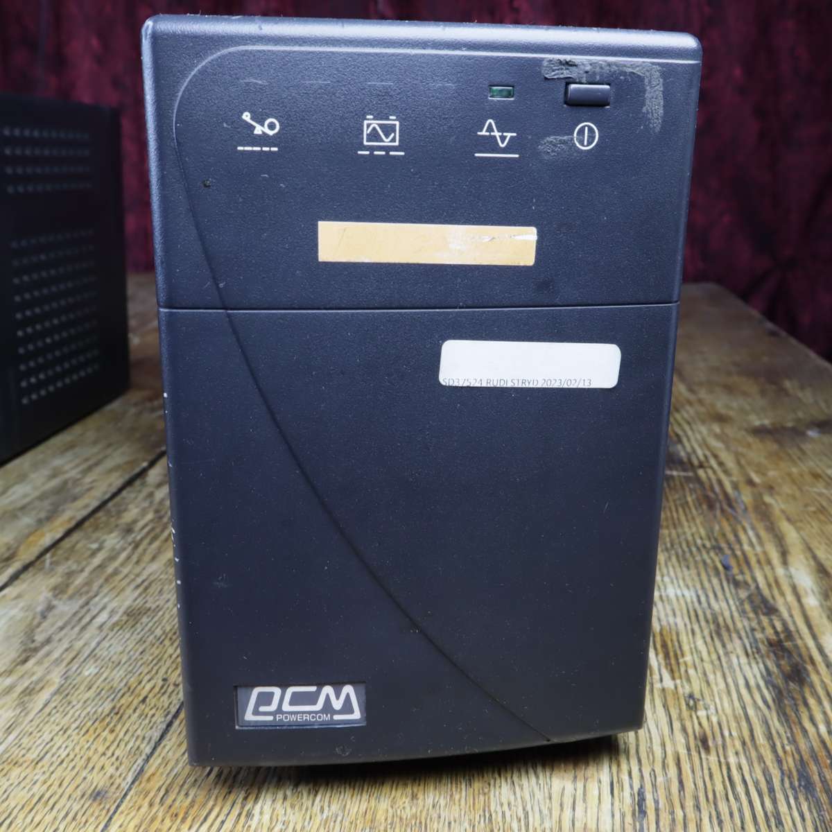 Mecer ME-2000-VU+ AND Powercom Black Knight BNT-2000AP UPS LOT - Pre-Owned