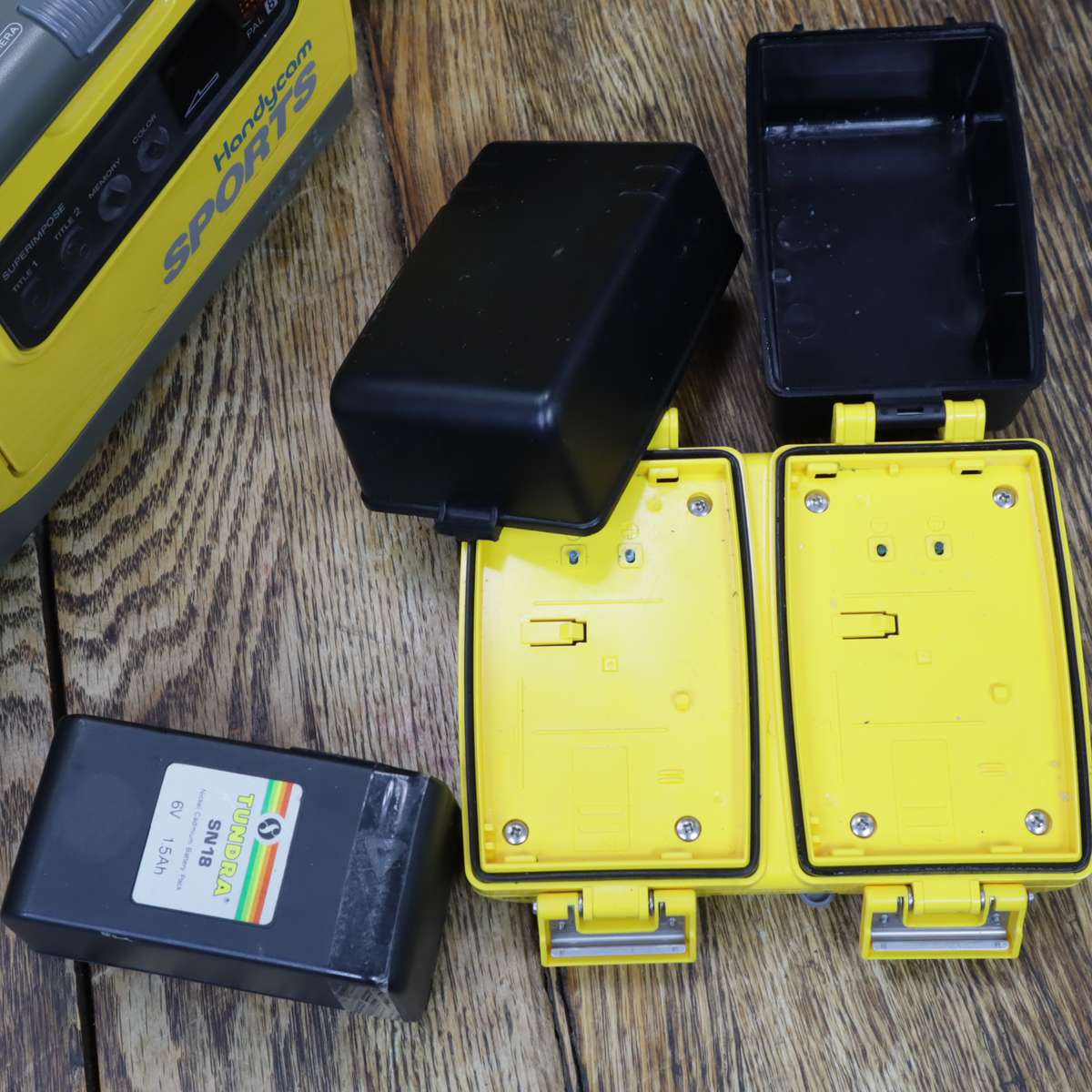 Sony CCD-SP5E Video 8 Handycam Waterproof Camcorder