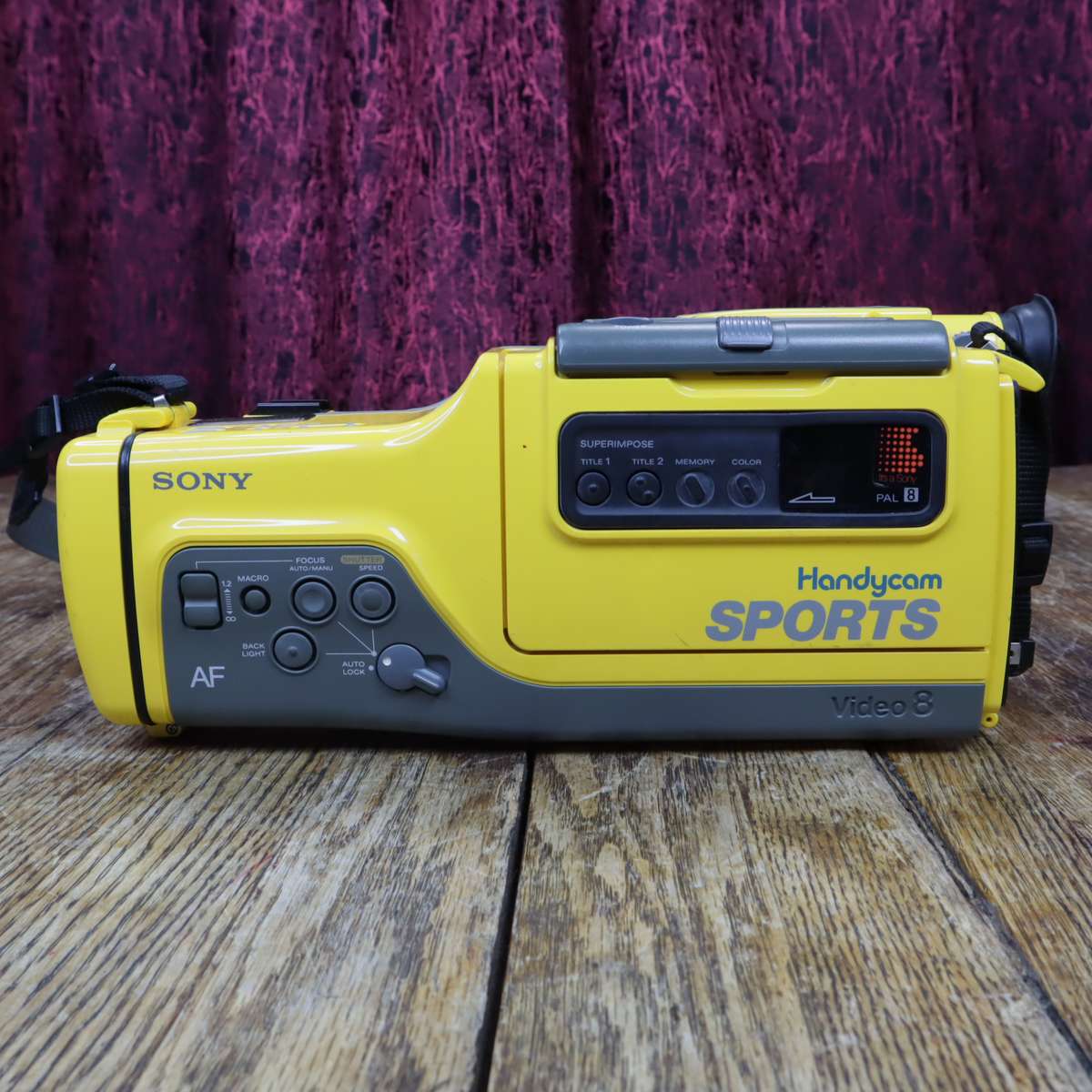 Sony CCD-SP5E Video 8 Handycam Waterproof Camcorder