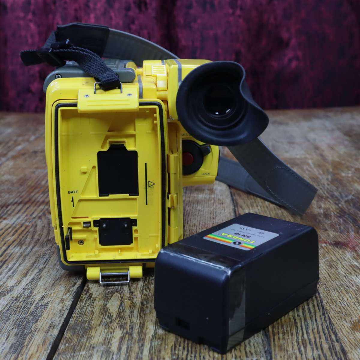 Sony CCD-SP5E Video 8 Handycam Waterproof Camcorder