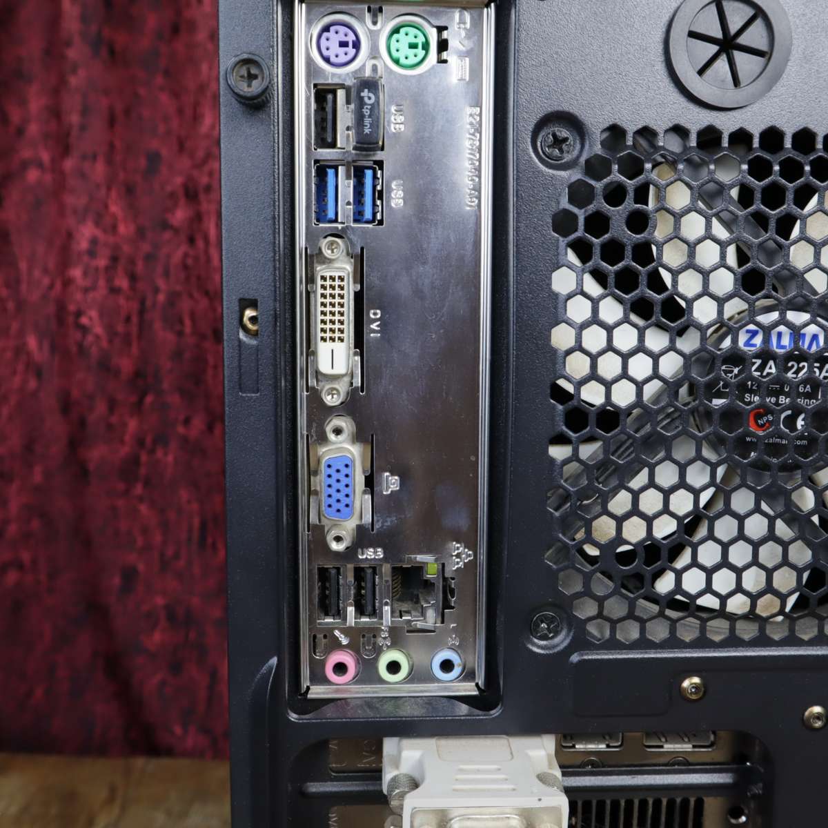 Core i3 Desktop PC + Gaming Keyboard + WiFi | 8GB RAM | 3.5GHz | Radeon R7 |  500GB - Pre-Owned