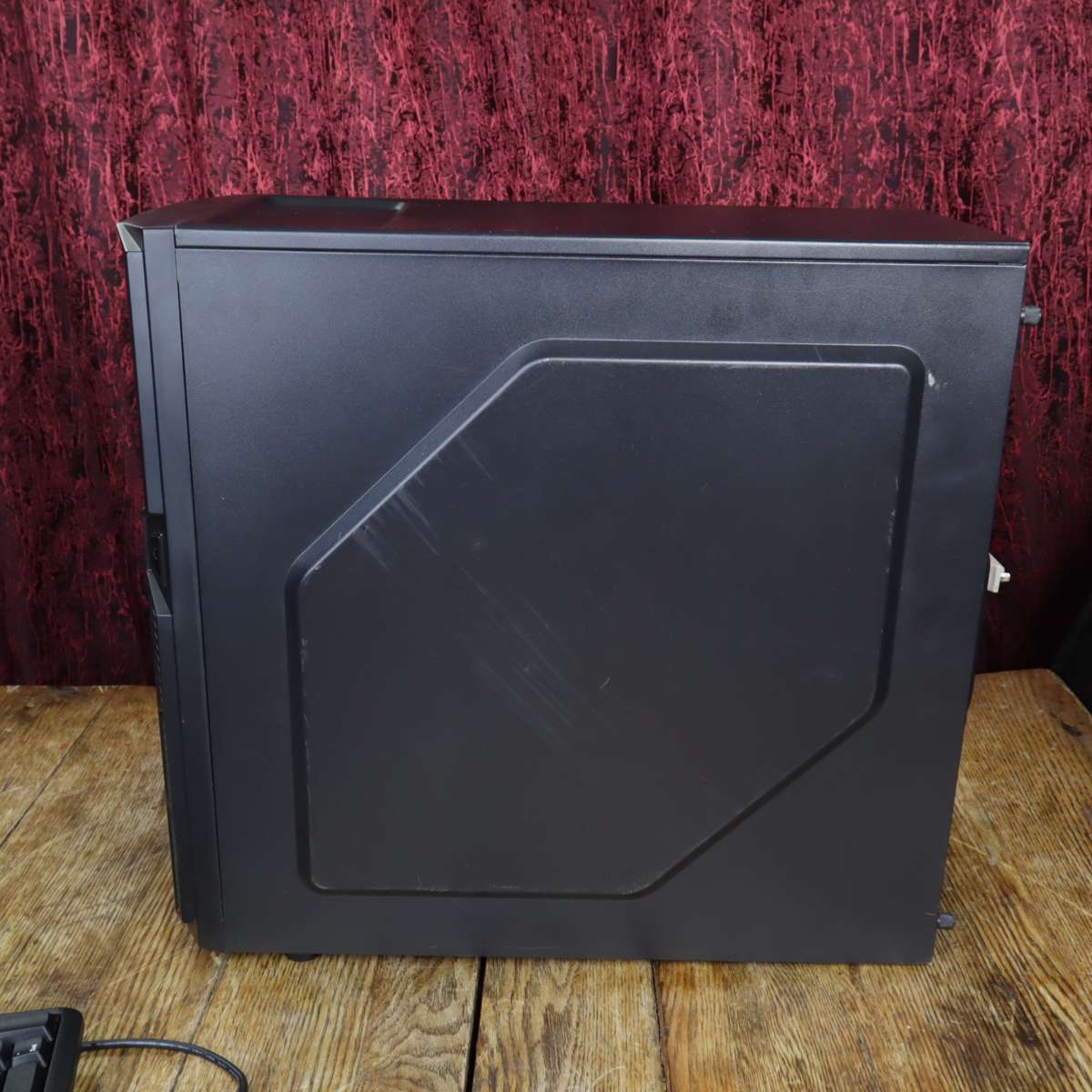 Core i3 Desktop PC + Gaming Keyboard + WiFi | 8GB RAM | 3.5GHz | Radeon R7 |  500GB - Pre-Owned