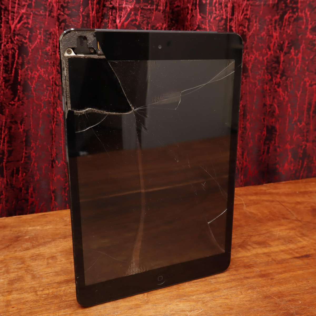 Apple iPad Mini A1455 Cellular Wi-Fi Tablet